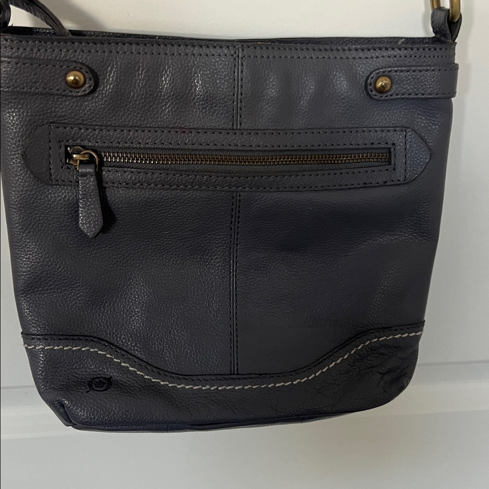 Born crossbody. - Picture 4 of 11